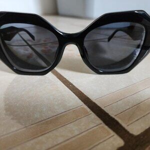 Black Prada Sunglasses Frames